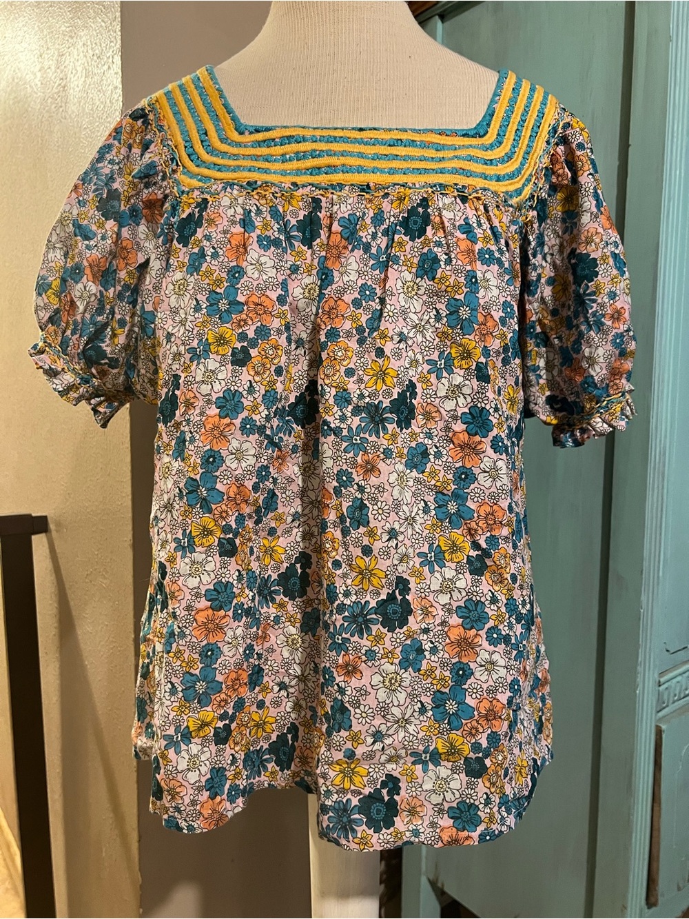 Sister Mary Floral Embroidered Puff Sleeve Relaxed Peasant Boho Shirt Size Small